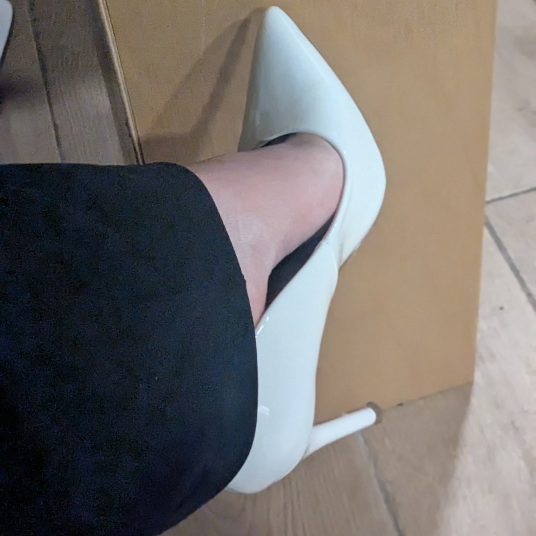 ciclical's tweet photo. What type of content do you prefer?💋
#feetpics
#oes
#softfeet
#prettyfeet https://t.co/fMVwkB9ix7