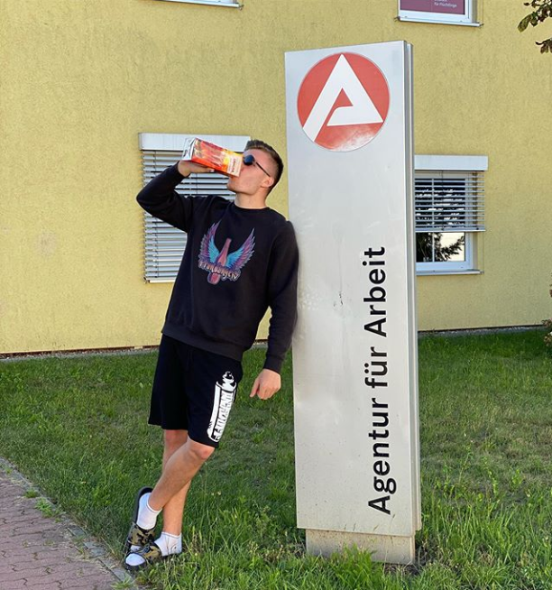 misssgestalt's tweet photo. Montag https://t.co/0b2eeLQYRk