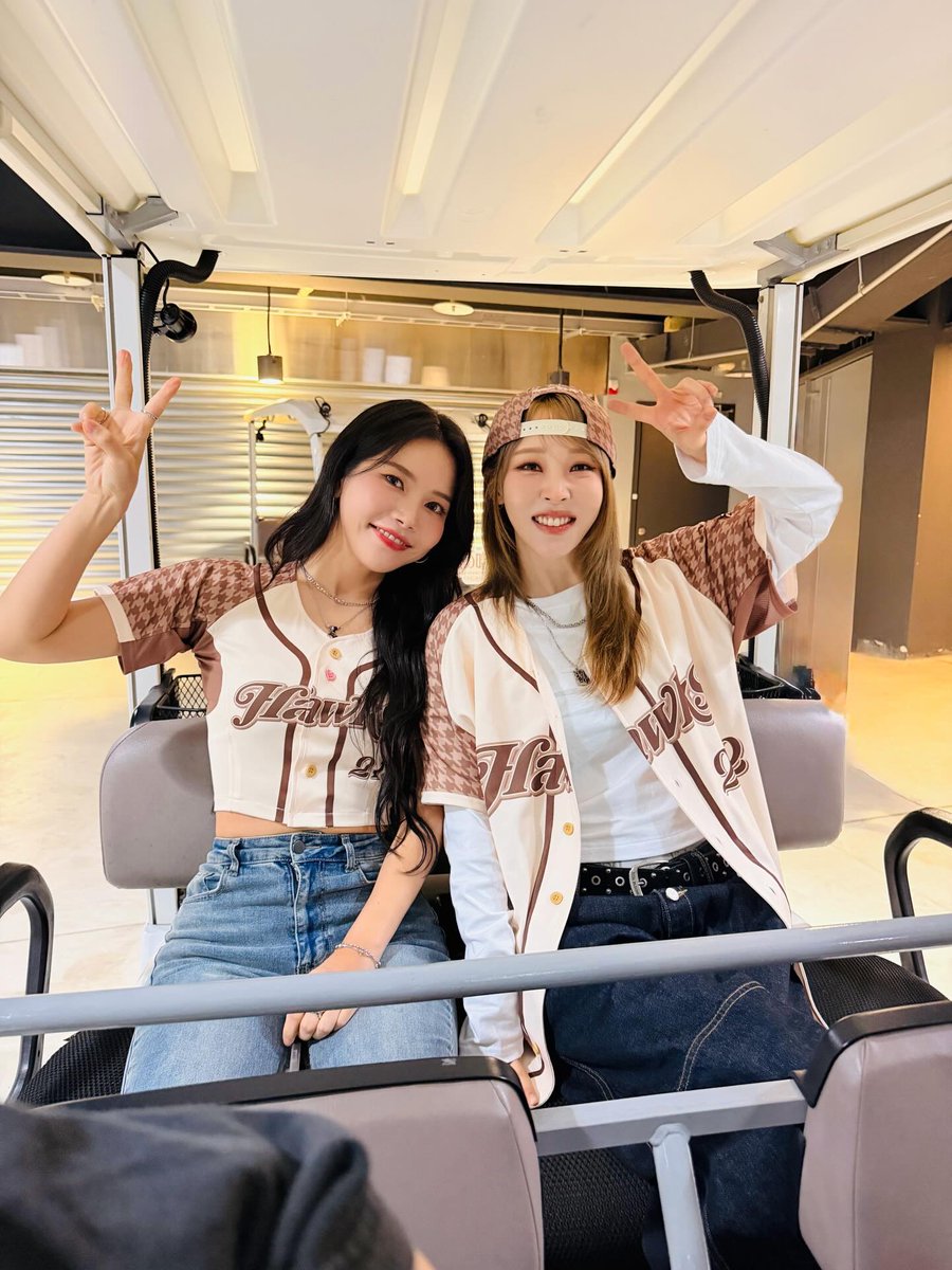 DragonKazoo77's tweet image. 260503 mo_onbyul IG

I can't even process that I'm excited yet 💚

🔗instagram.com/p/DX4cqZDAQFo/

#SOLAR #솔라 #MOONBYUL #문별 
#頌樂 #玟星 #MAMAMOO #마마무