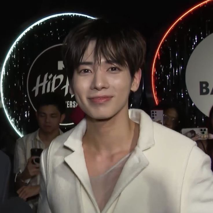 taehyun files tweet media