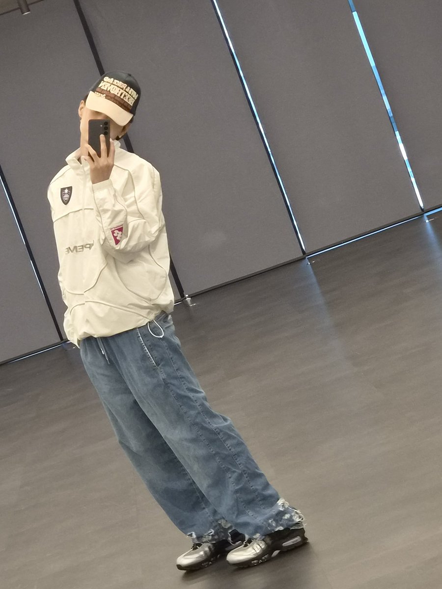 🧼 tweet media