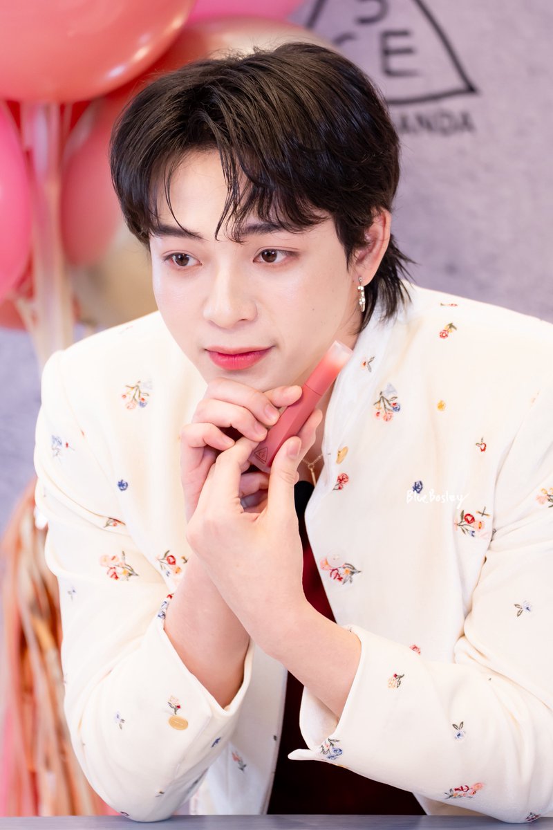 💙💛 𝗯𝗹𝘂𝗲𝗯𝗼𝘀𝗹𝗲𝘆 💛💙 tweet media
