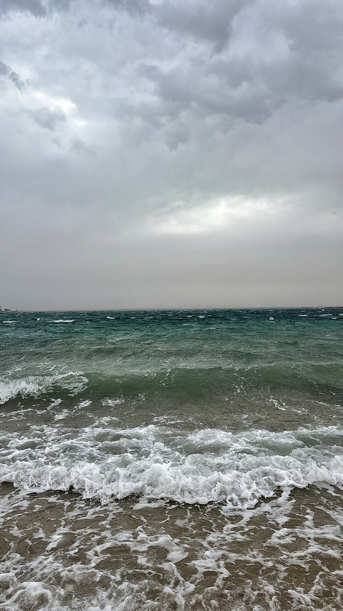 slnlj's tweet photo. #sea https://t.co/C7SqAXEKWv