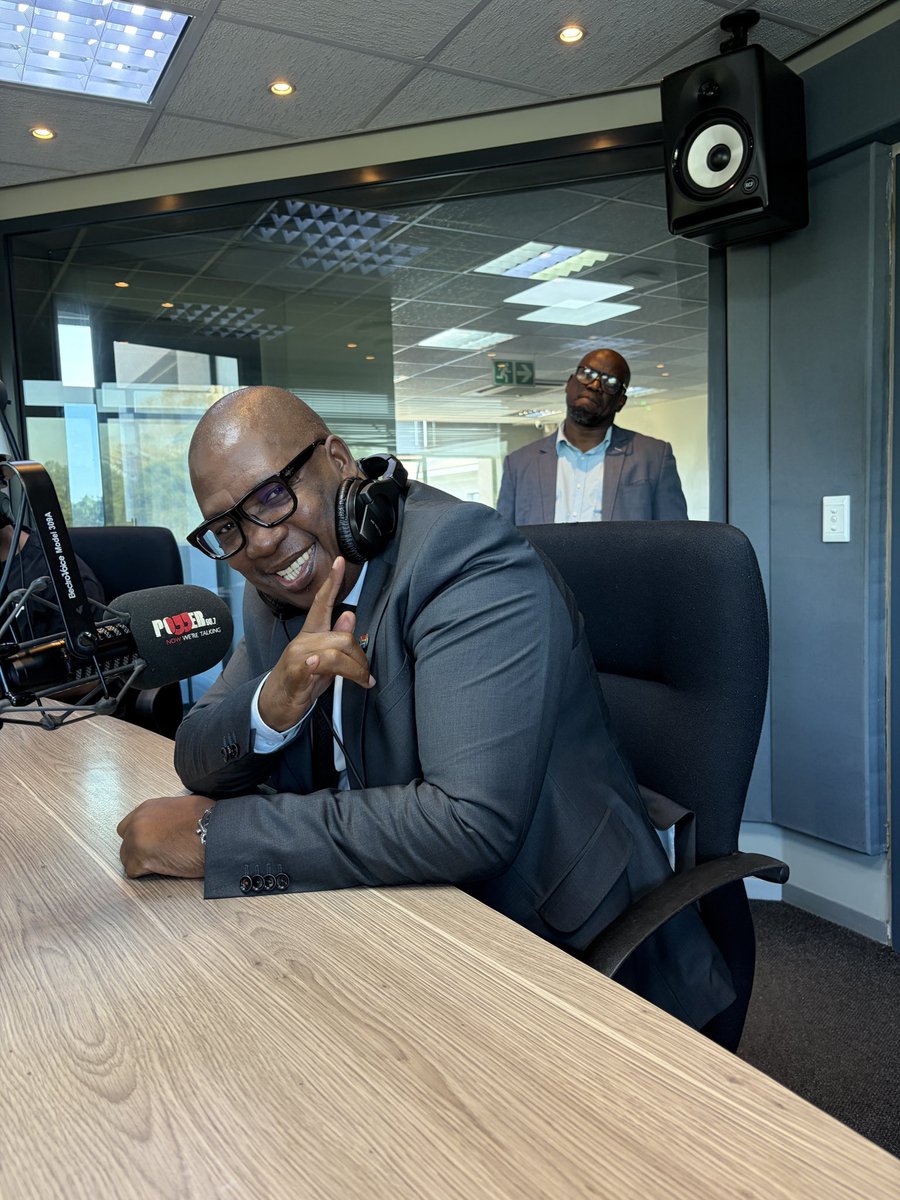 POWER 98.7 tweet media