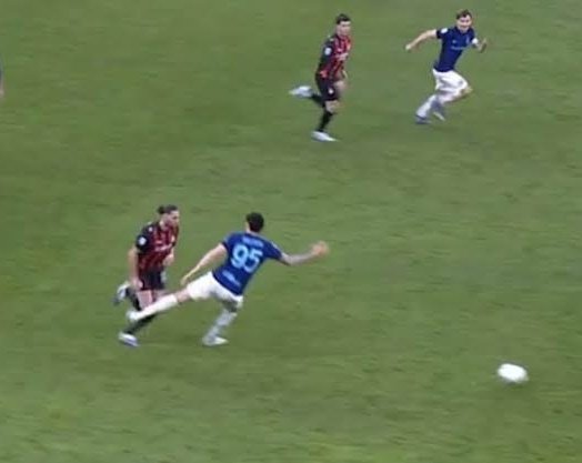 wlosportsempre's tweet image. chiedetevi perché... se rimane ci divertiremo a #fischiateBastoni vincere uno scudetto non significa cancellare il passato