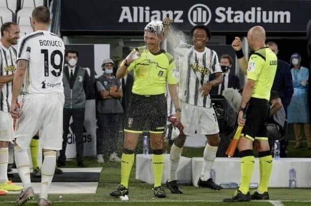 Inter_2X's tweet photo. Juve fans really shouldn’t use AI to push narratives about other teams, they’ve already got the original version of everything 😭😭😭 https://t.co/CssAexFjdb