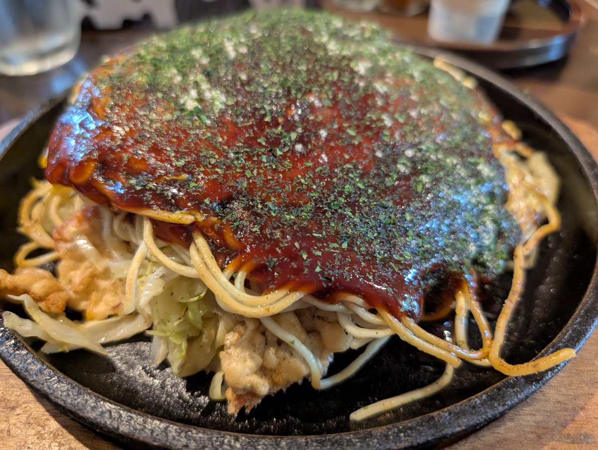 mamikoKGS's tweet photo. お好み焼き　まるしょう

パリパリの麺と甘いキャベツが主役なちょっと食べたことがばい感じのお好み焼き
めちゃくちゃうまくて、しばらく興奮してた https://t.co/EIrw96qv8C