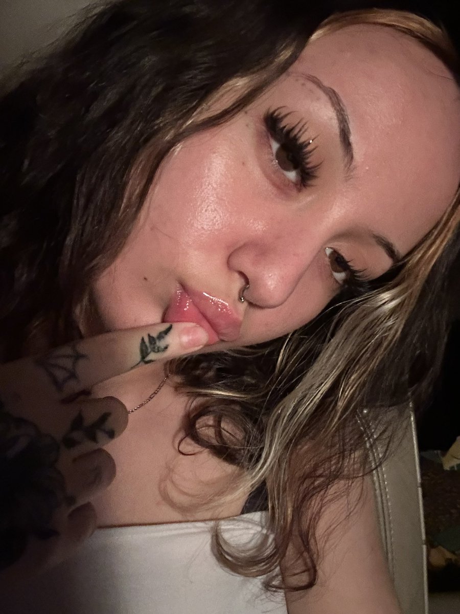 minasdead's tweet photo. face pics for yalllll😌💘#horny #nsfw #nsfwtwt https://t.co/CzLpqYoEBO