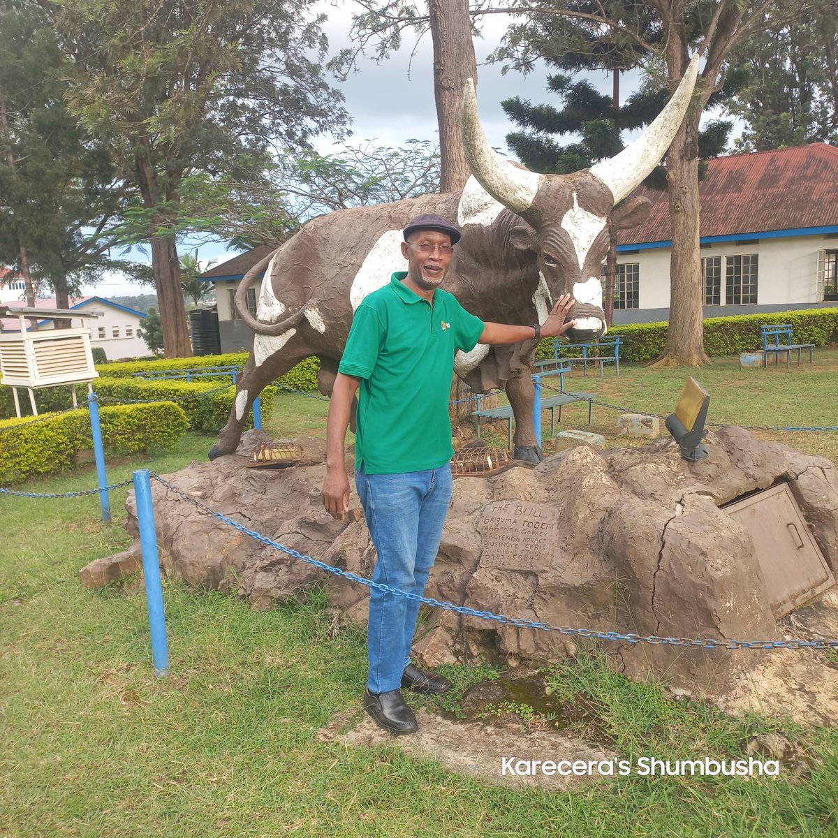 Kshumbusha's tweet photo. A memorable tour of the kraal @ChaapaLeague and the Great @RUGABOFC1 . @sabakiga @MutatiinaEdmund https://t.co/oIiIetIdez