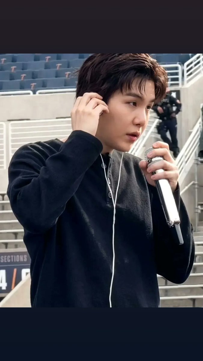 SUGA tweet media