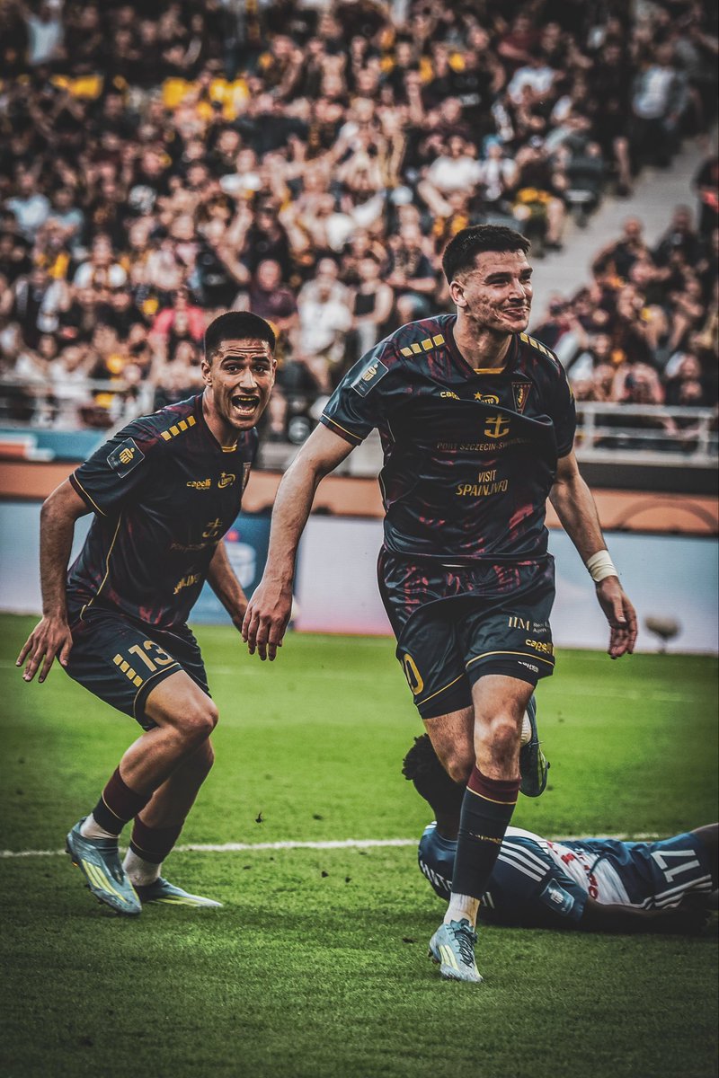 p_jedruch's tweet photo. @PogonSzczecin 💙❤️ https://t.co/zjcOLBXl4k