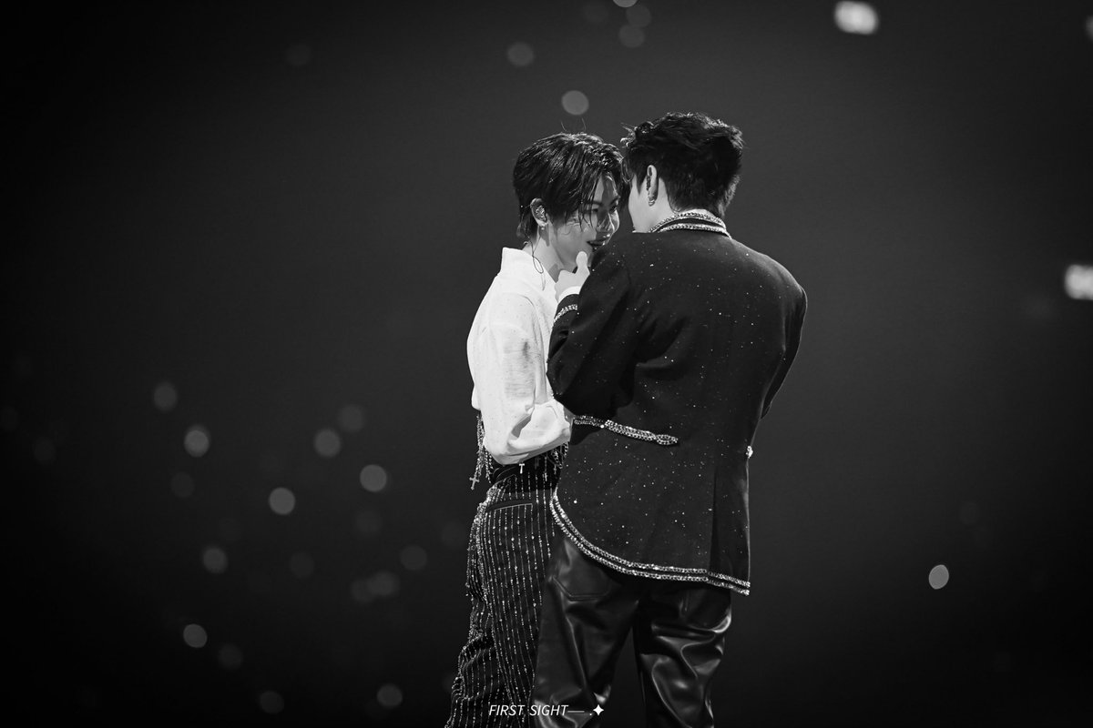 𝘍𝘐𝘙𝘚𝘛 𝘚𝘐𝘎𝘏𝘛── .✦ tweet media