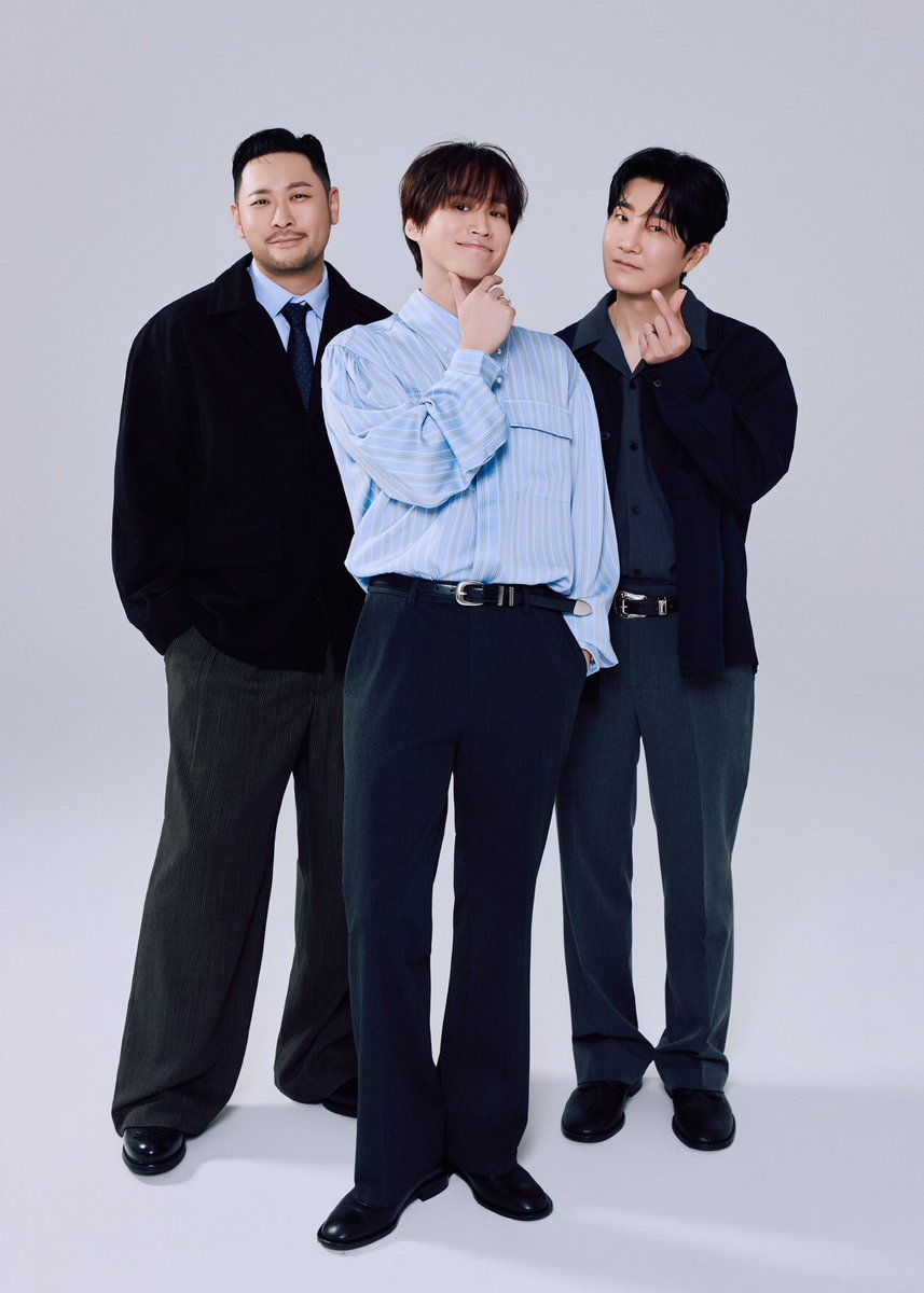 룹 tweet media