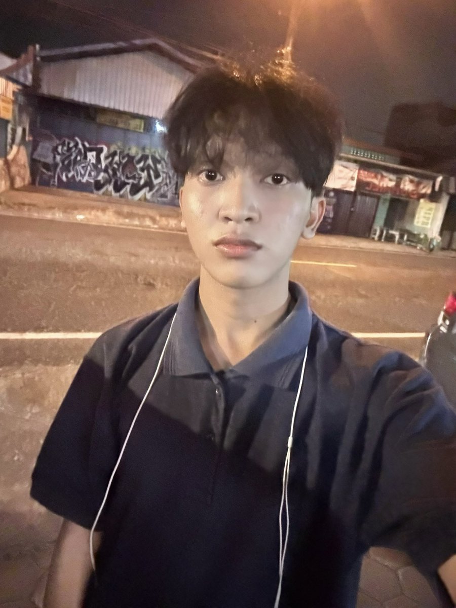 ૮꒰ σ̴̶̷̤ . σ̴̶̷̤ ꒱ა 🧃🦒 tweet media