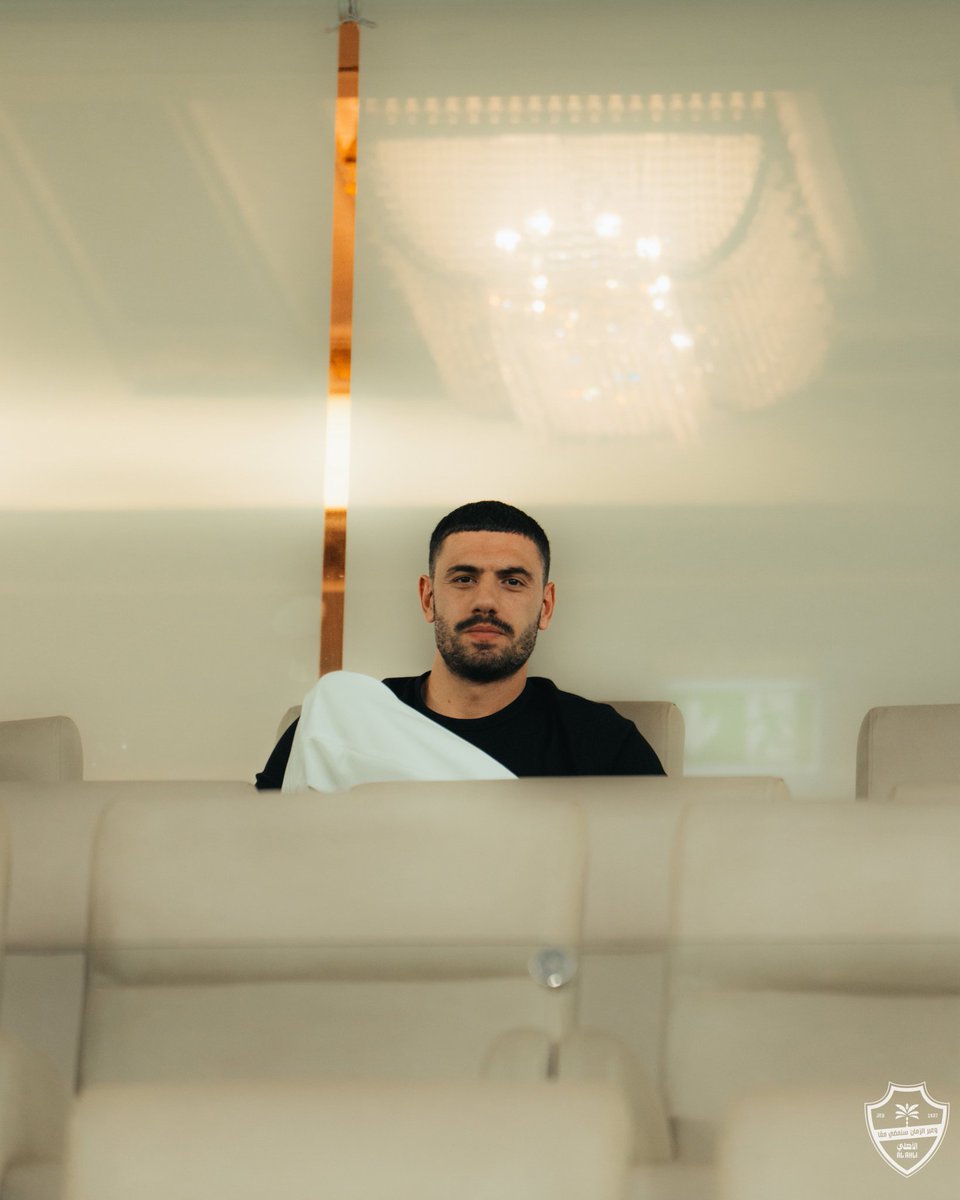 Fah2d22's tweet photo. صباحكم ديميرال 💚🤍😁 https://t.co/1CkTkYmUig