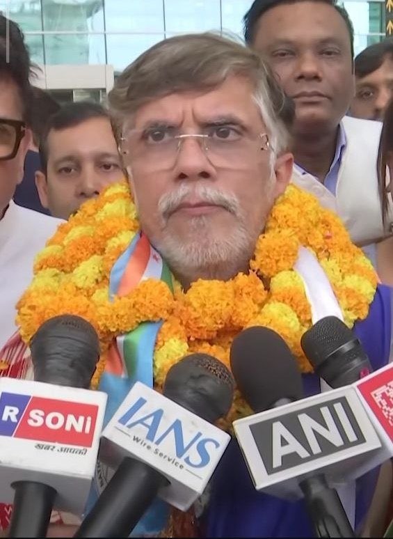 anjanag870's tweet photo. अब तेरा क्या होगा कालिया....?,😂
#AsamElection https://t.co/WyIbDbXr9W
