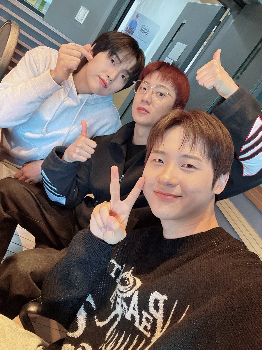 B1A4 tweet media
