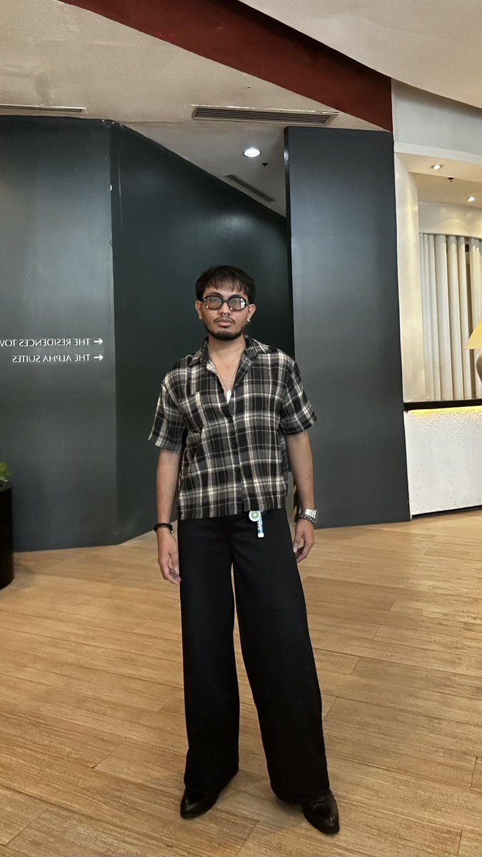 im_jibanez's tweet image. Less color, more classy 🖤

#outfit #classy #black