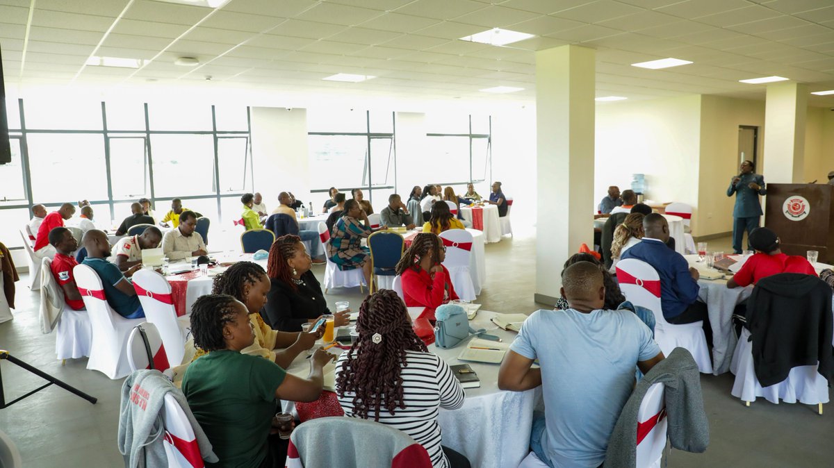 Amref International University (AMIU) tweet media