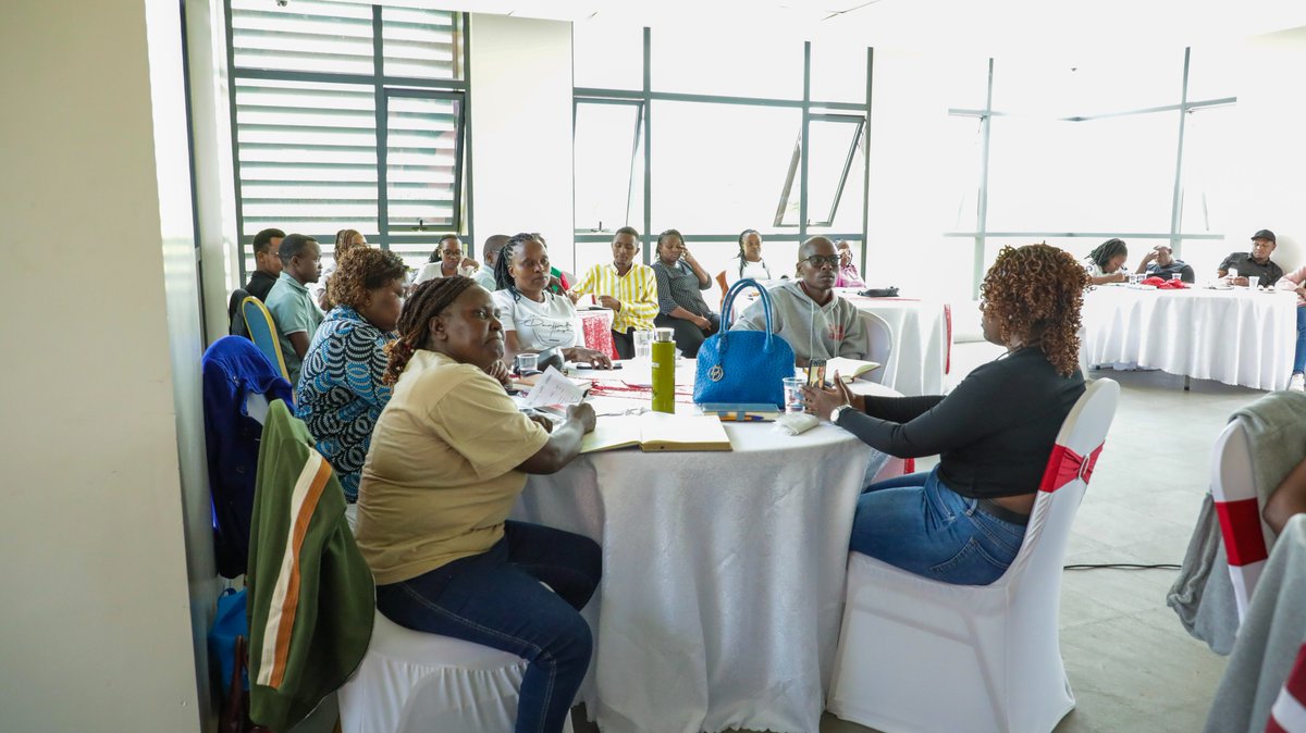 Amref International University (AMIU) tweet media