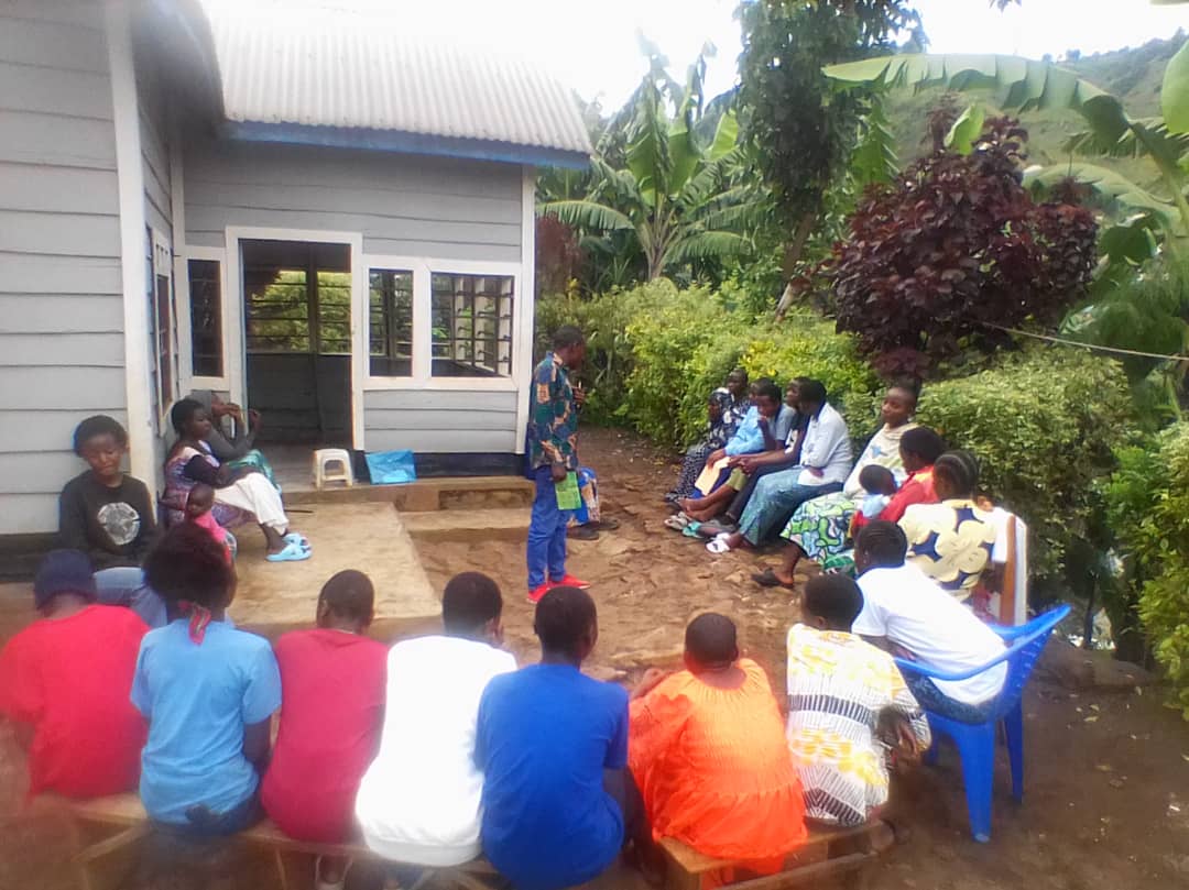 AcdkDrc's tweet photo. 📍 #Kalehe | Sensibilisation communautaire sur la lutte contre les violences basées sur le genre (#VBG)
L’ACDK Asbl a organisé une séance de sensibilisation communautaire à Kalungu, en territoire de Kalehe, afin de renforcer la prévention et la lutte contre les VBG. https://t.co/wSEXssIYAj