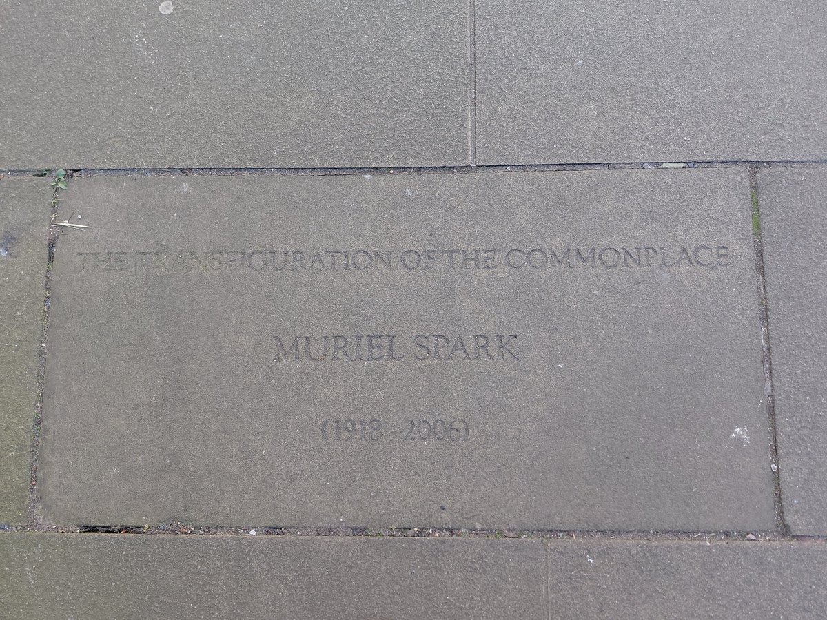 sandymb1956's tweet image. THE WRITERS MUSEUM(free entry)
Lawnmarket,Lady Stairs Close 
#Edinburgh under blue sky last wk.
In pic the MURIEL SPARK slab one of many interesting slabs around the outside of the museum relating to Scottish literature. #AuldReekie
@Edin_the_walk #books 📚 #poetry #EDINBURGH