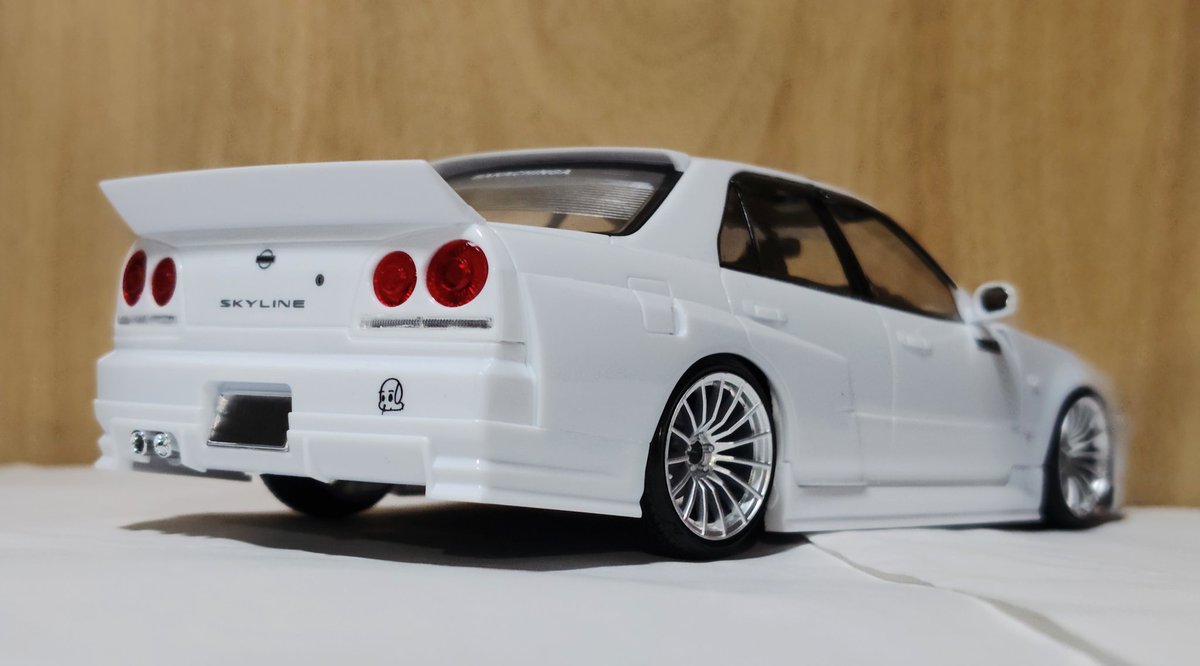 1/24ｽｹｰﾙ 日産 スカイライン ER34　URASのエアロ 4ドア
個人的にR34は2ドアより4ドアの方が好き。

#アオシマ　#プラモデル