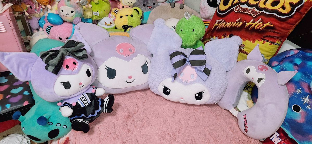 Miichel701's tweet image. #miniso #pillow #pillows #kuromi #sanrio #helllokittyandfriends #toycollector #collectibles #sanrio #kawaii #plush #plushies #plushcore #stuffed #stuffedanimal #stuffedanimals #plushcollection #plushcollector #sanriocharacters #collection #collector #collectibles #toy #toys