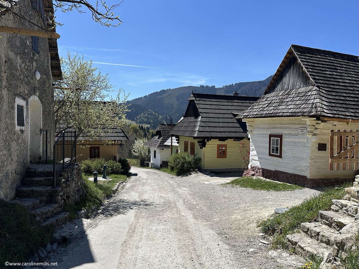 CarolineMills99's tweet image. 'Tucked' into a hidden valley (well, half-way up a hillside), is Vlkolínec, a village in the Liptov region of Slovakia, filled with traditional folk houses, and an incredible place for hikes in the hills above and the valley below. Traditional hay meadows, too. #camping #roadtrip