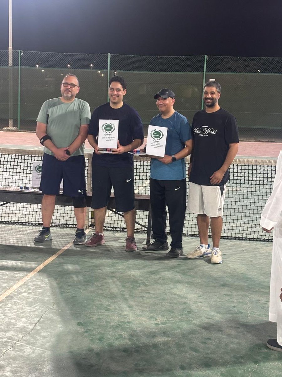 jubailtennis's tweet photo. انتهت امس منافسة النادي رجال زوجي مبتدئين بفوز (مالك محمدّ/ ليونيديس) على ( عبدالمعطي قنديل و محمد كمال ) وكانت المباراة ندية و قوية، و بهذه النتيجة يتأهل  الفريقين إلى منافسات رجال زوجي مستوى ج. 
نتمنى للجميع النجاح و التوفيق. https://t.co/5vhTbYeVGZ