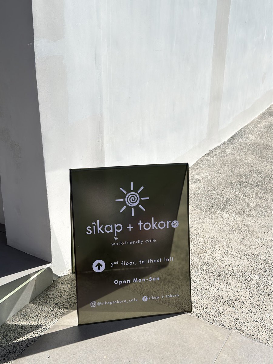 mrllsingson's tweet image. Found a new gem in Baliwag, Bulacan 
tried their matcha latte, hojicha latte, &amp;amp; dirty hojicha. superb banana bread is also a must try! 
#sikaptokorocafe #baliwagbulacan #coffee #hojicha #matcha
📍located at the fuelhub gas station 2nd floor 
Try it guys. It’s worth the penny. 😊