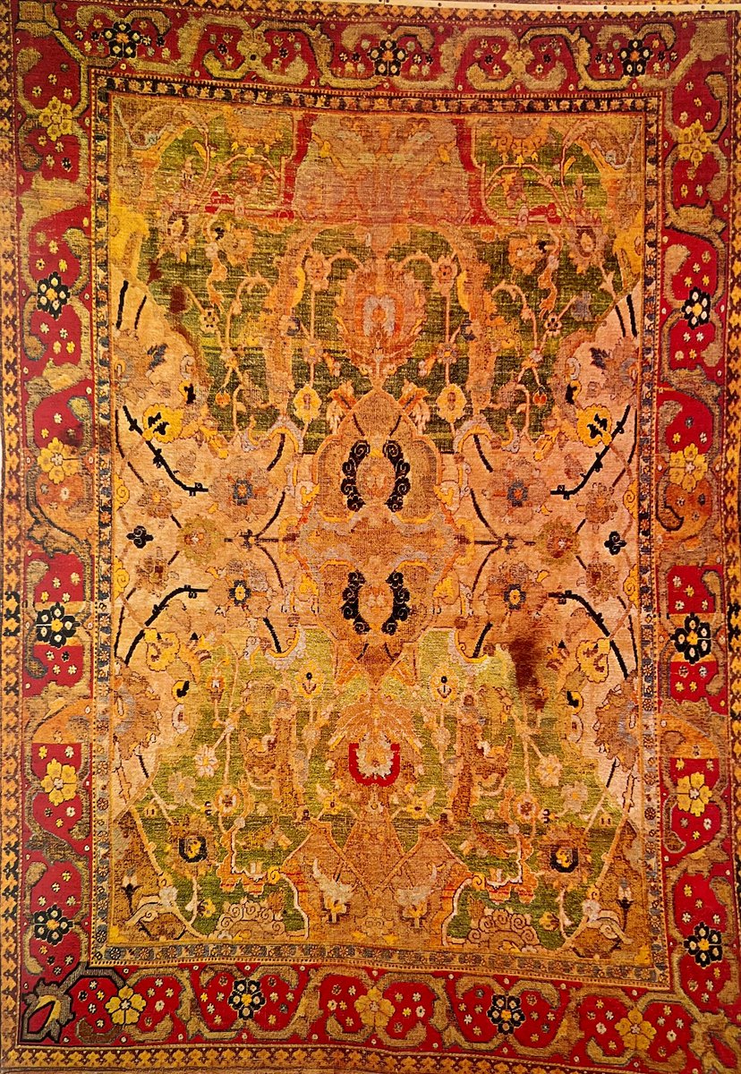 SaamGivrad's tweet photo. #قالی در اصل به صورت کالین (kālēn) پهلوی است که در «شایست و ناشایست» و «نیرنگستان» مکرر آمده و در «ستایش سی‌روزه» به «بستران‌بستر» متصف گشته است. کالین، که آن را در گزاره‌های متون پهلوی اغلب دارین (چوبین) خوانده‌اند نیز خویشاوند Kārayan است از ریشهٔ Kar  که ریشهٔ واژهٔ کاشتن است» https://t.co/bMeNpX7ESp