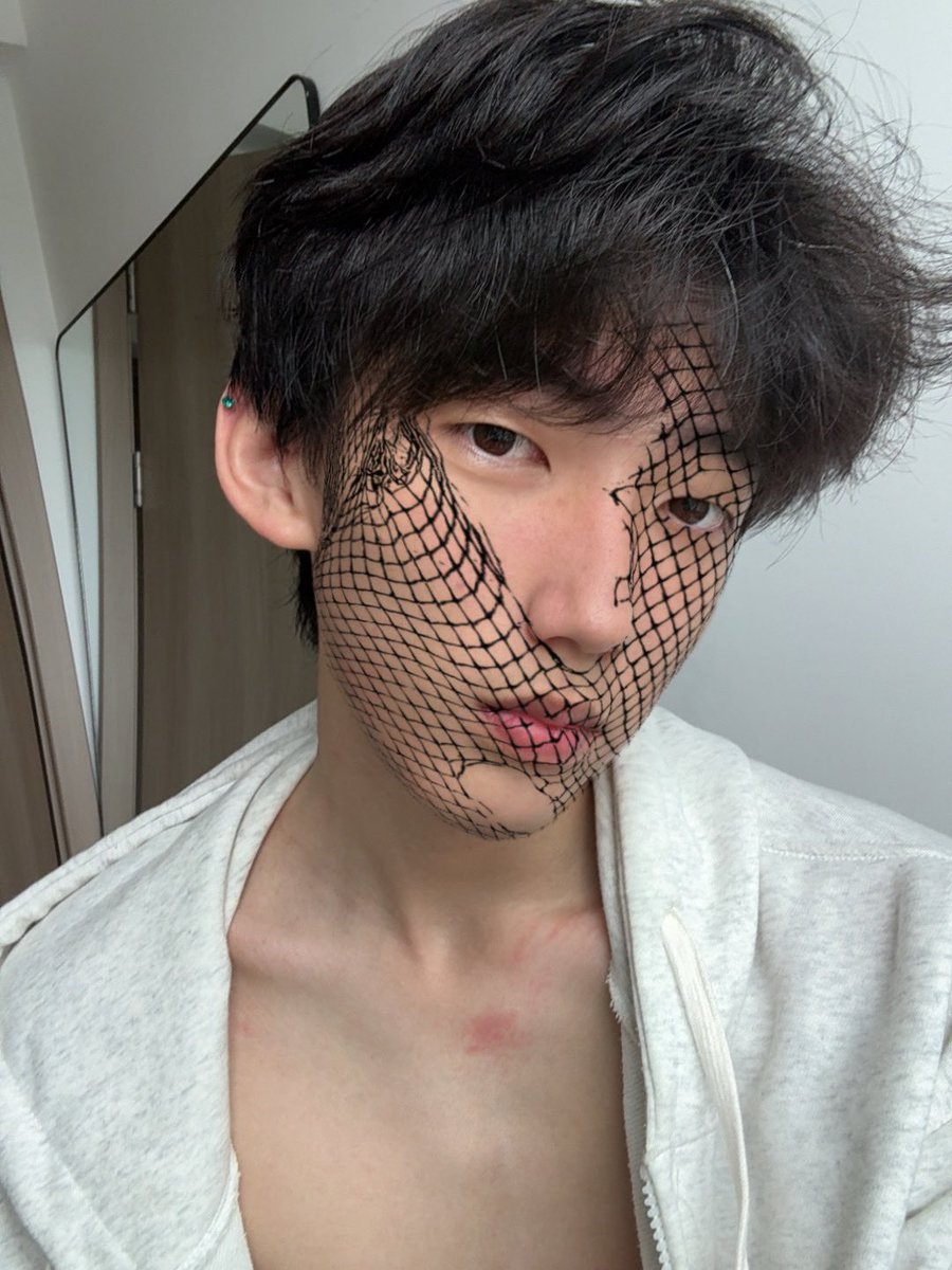 再封我号试试呢。 tweet media