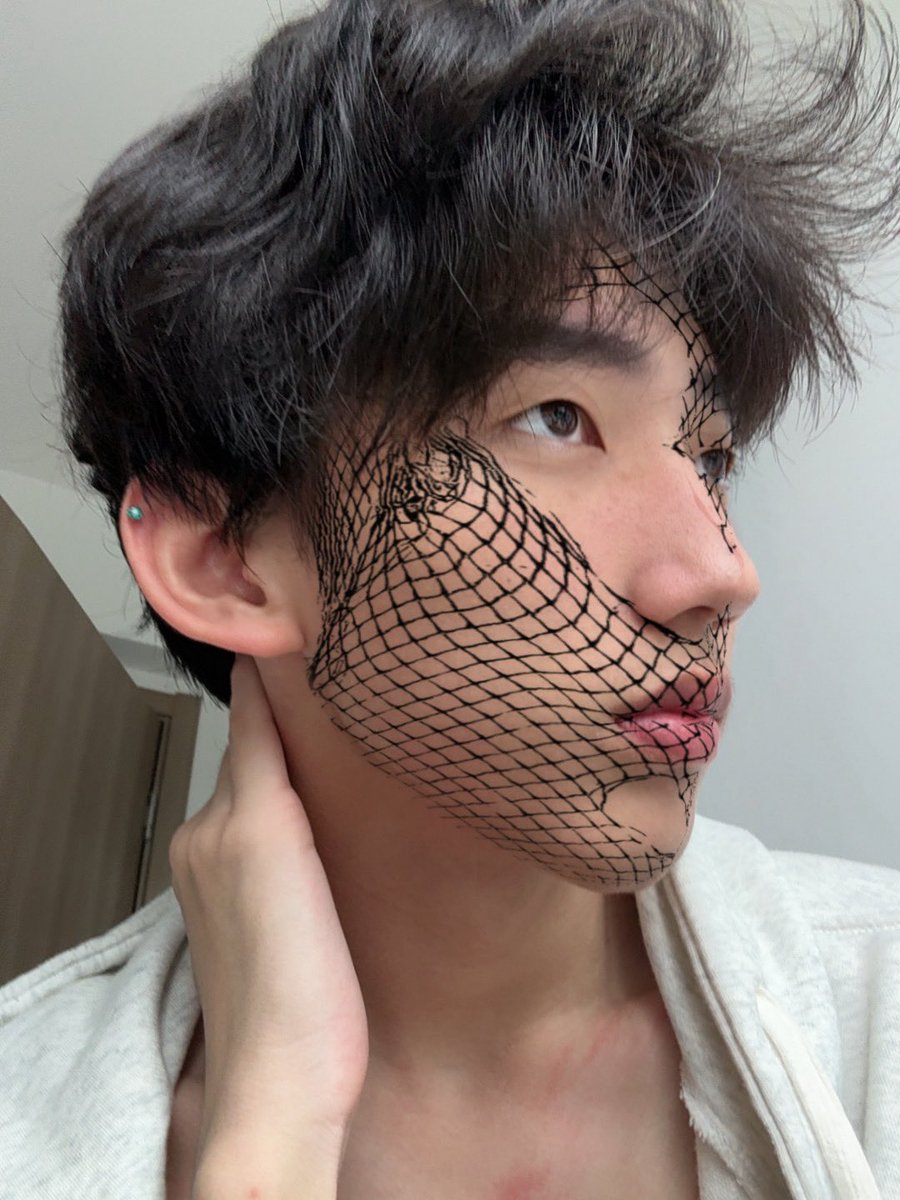 再封我号试试呢。 tweet media