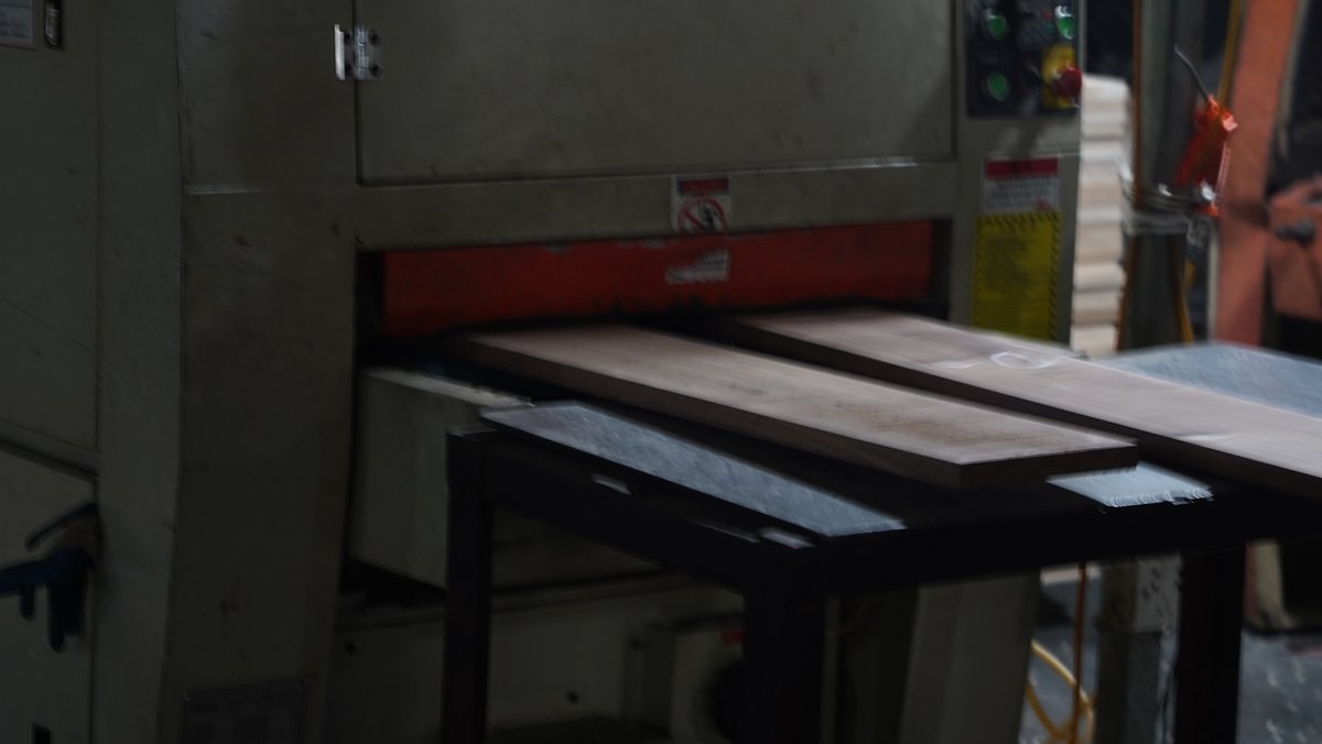 sarahstew147's tweet photo. Precision in Motion: Crafting Premium Wood Flooring

#WoodProcessing #WoodFlooring #Manufacturing #IndustrialDesign #Carpentry #Woodworking #FlooringIndustry #Timber #FactoryWork #PrecisionEngineering #InteriorMaterials #HardwoodFlooring https://t.co/g6ufYQn93A