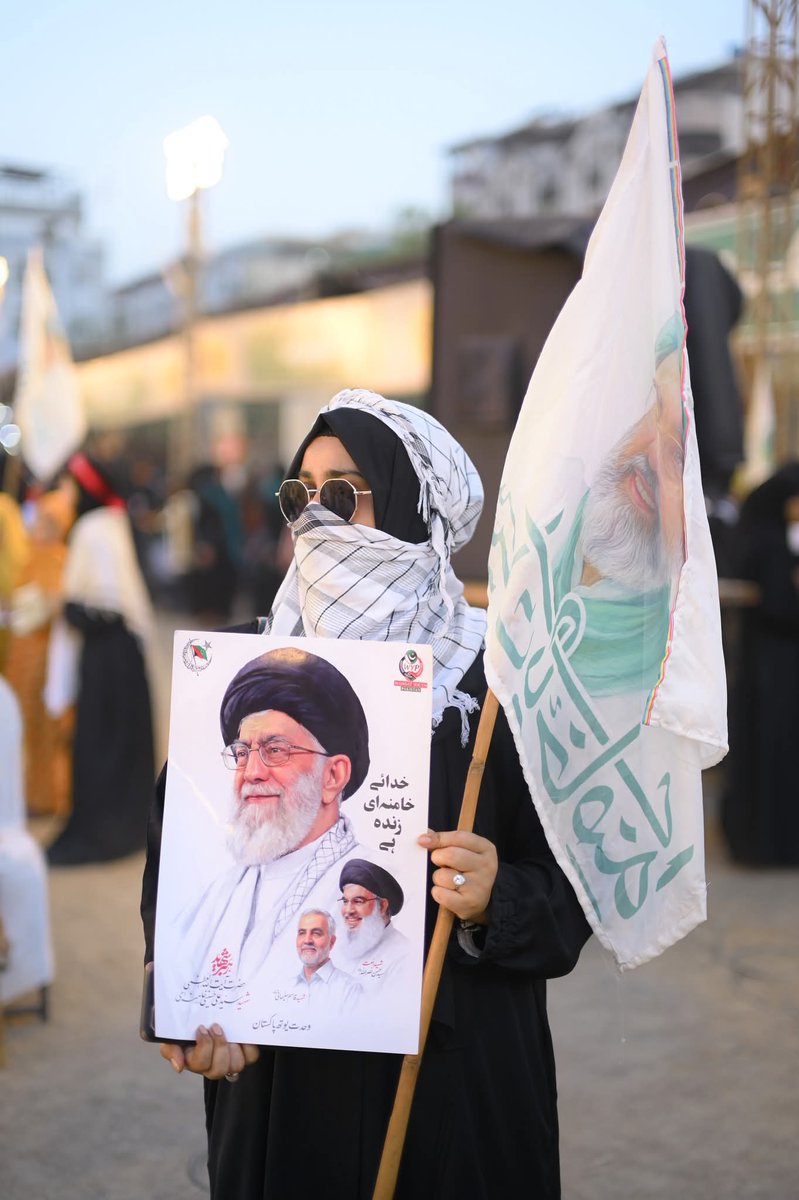 IqrarAlee112's tweet image. Last night at Nishtar Park, Karachi, #Pakistan, a large number of citizens gathered for ‘A Tribute to the Martyrs,’ honoring the legacy of Shaheed Ayatollah Sayyed Ali Khamenei. 🇵🇰❤️