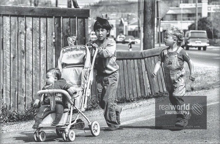 RealWorldImage's tweet image. Kids out in the north end of Kelowna in the mid-nineties. British Columbia, Canada. Gary Moore photo. Real World Photographs. #streetphotography #Grok #Nikon #nineties #photojournalism #Canada #film #vintage #nineties #Kelowna #garymoorephotography #BC #realworldphotographs