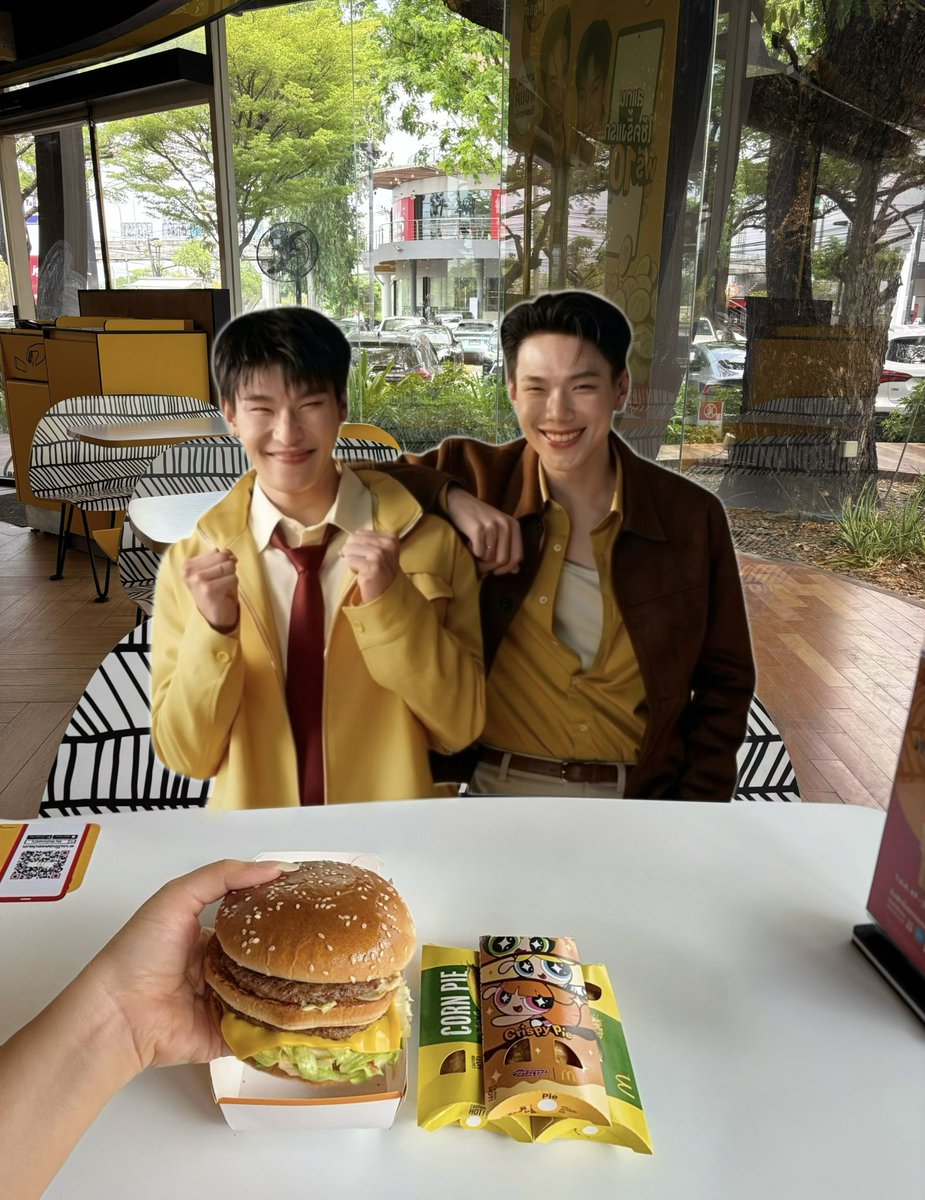BunnyRBB's tweet image. บ่ายนี้มี Big Mac มาเติมพลังให้ 🍔✨ บิ๊กสมชื่อจริงๆ ชิ้นเดียวอิ่มถึงพรุ่งนี้ ดูความเลเยอร์เน้นๆ เนื้อ 2 ชั้น ชีสละลาย ผักกรอบ ซอสฉ่ำ กัดคำไหนก็ฟิน เหมือนมีต้าห์อู๋ออฟโรดมานั่งกินด้วยอร่อยจนหยุดยิ้มไม่ได้เลย😊💛

กิน Big Mac ตามพซต
#BigMacXMcDAPP

#McDonalds #ต้าห์อู๋ออฟโรด