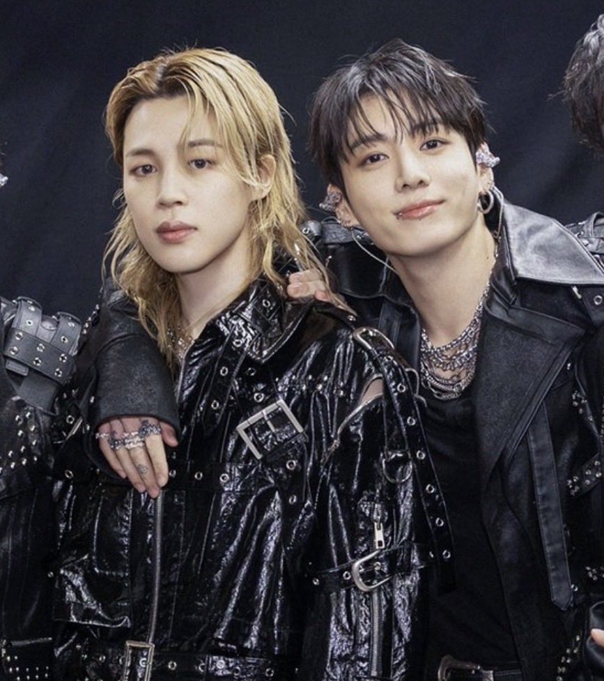 sexykoomi's tweet image. we get it, these guys possessive asf