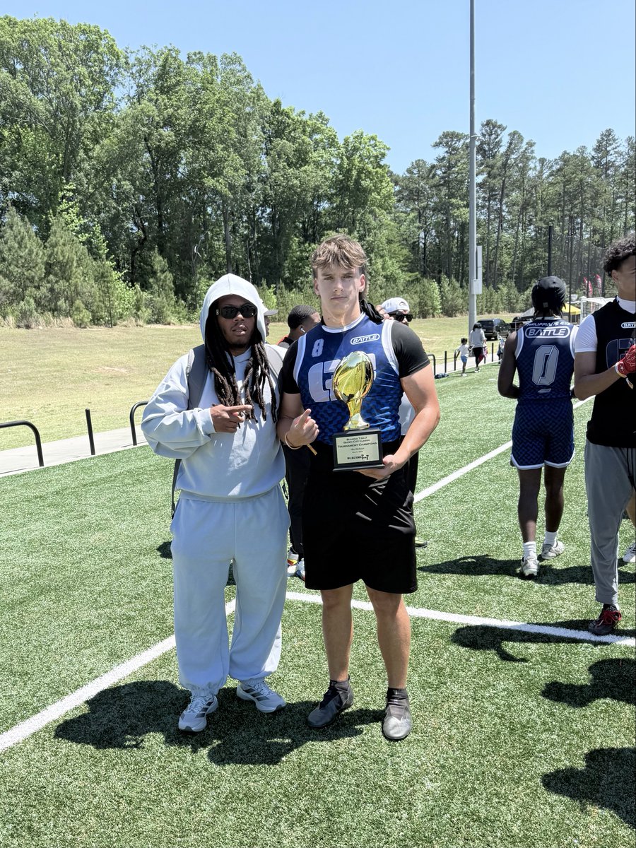 huddynolden's tweet image. Last G7 Tourney..came home with some hardware and always better because of my guy @iKingGreen !!Special thanks to @ChadGrier_ @Coach_Hill71 and everyone at @G7Football #TheRealDeal
#PlayerDevelopment #NextLevel #OffseasonGrind #FootballTraining  #NoDaysOff
