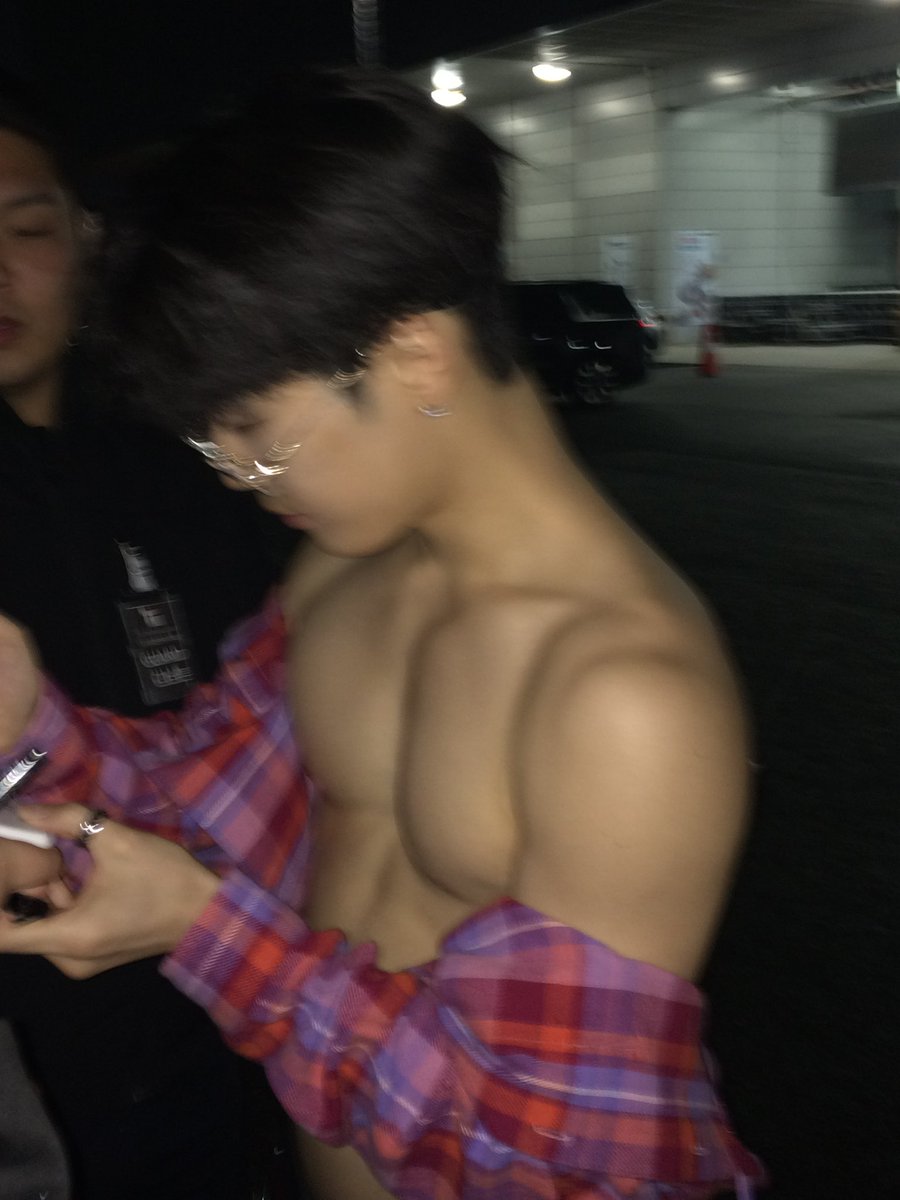 용용 tweet media
