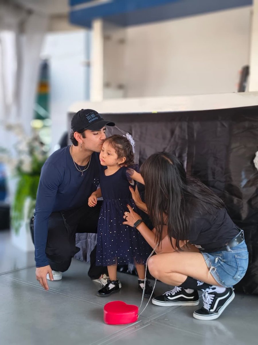 Alerey242026's tweet photo. Nunca nadie en esta vida me hará desconfiar de esta carita,Aaron eres un corazón andante, definitivamente nadie es como tú,no te merecemos rey 🥹😭 ...te adoro https://t.co/6oGZnb1Hn9
