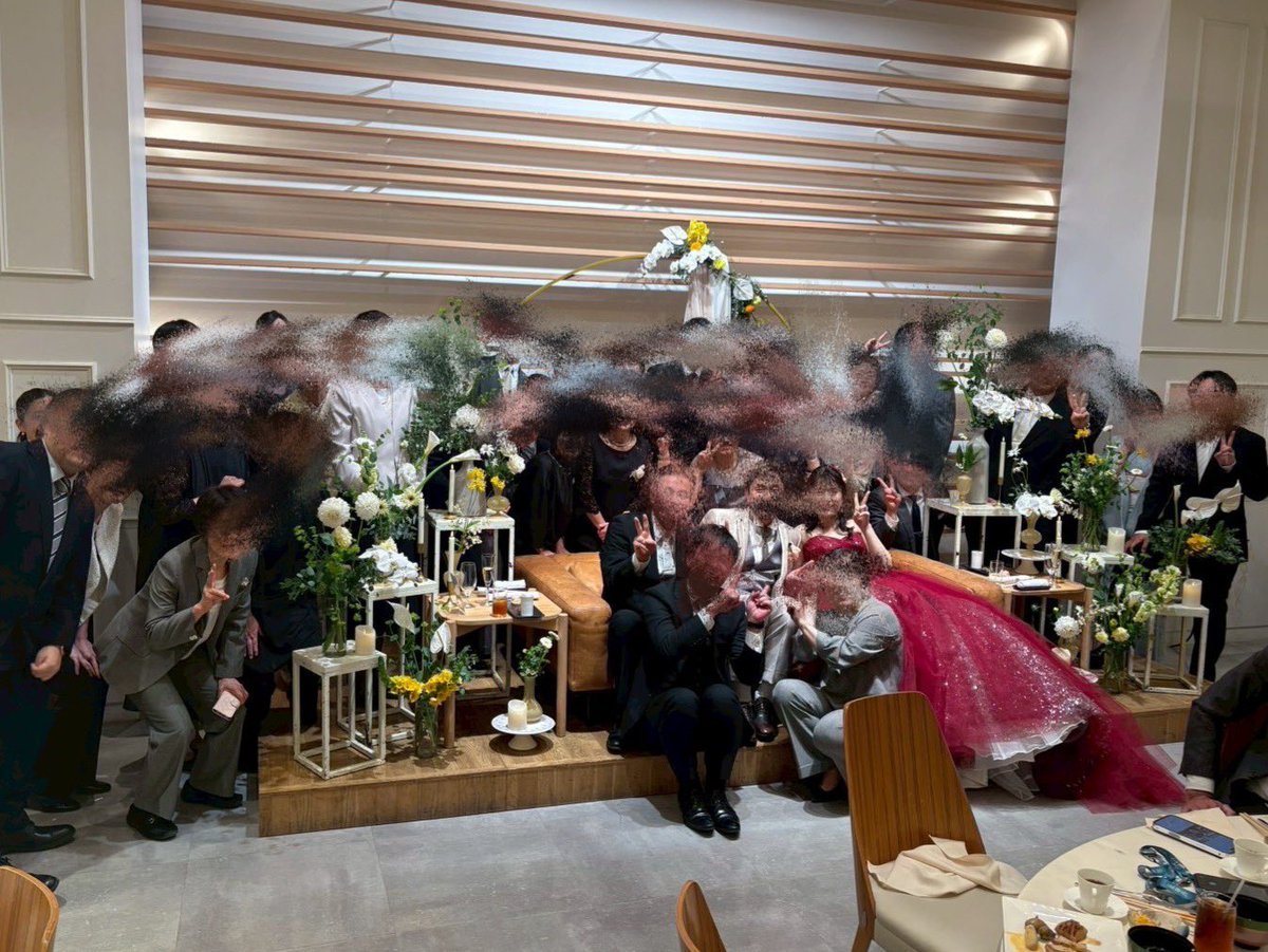 boc_5_23's tweet photo. 5月2日晴天の下無事に結婚式＆披露宴を執り行うことができました！
お世話になっている方々に囲まれての披露宴でたくさんの祝福の言葉をいただき、改めて素敵な人たちに囲まれているなぁ、自分もこういう人にならなければ、と思いました。
今後とも夫婦共々よろしくお願いします。
#結婚式 #披露宴 https://t.co/OpUBniOXQR