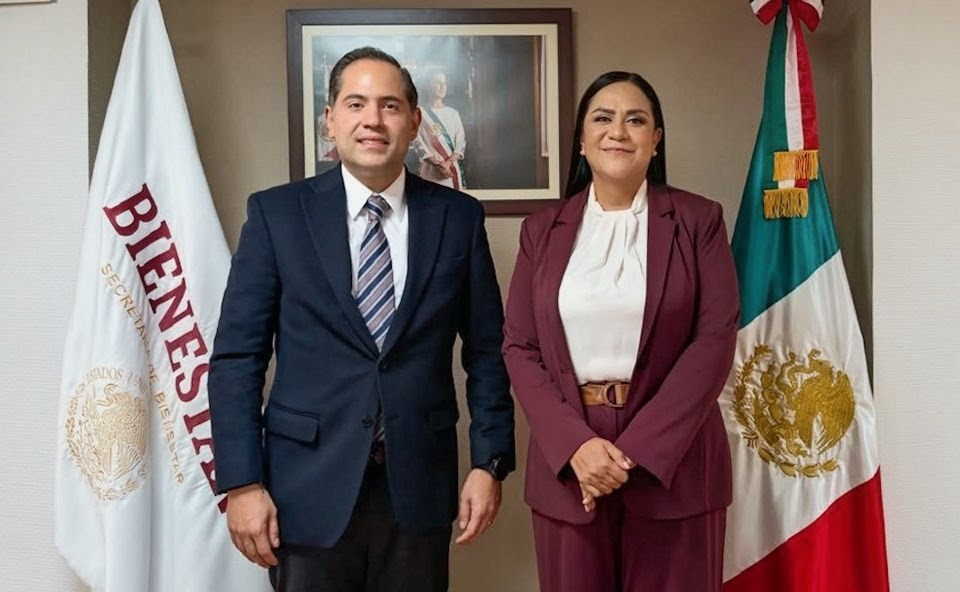 RaulBCCue's tweet photo. ¡Felicidades a @A_MontielR por su nombramiento como presidenta nacional de Morena! 

Estoy seguro de que habrá una muy buena relación y que se generarán los acuerdos necesarios para que la alianza con el @partidoverdemex continúe más fuerte que nunca. 

¡Éxito en esta nueva etapa! 🇲🇽