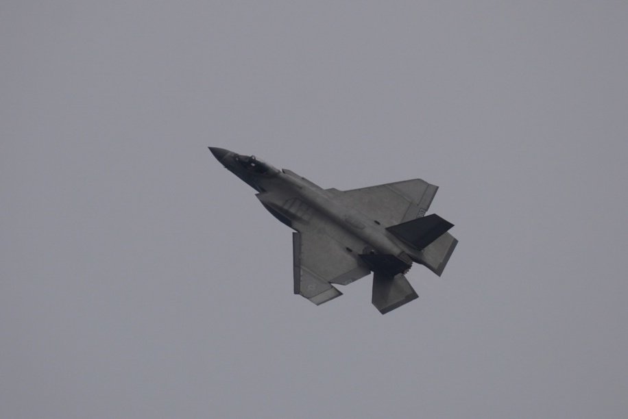 _kilo_charley_'s tweet photo. 個人的には見た目F-35Cのほうが好きかも。翼がでっかいからかな。 https://t.co/IW1QCLscjY
