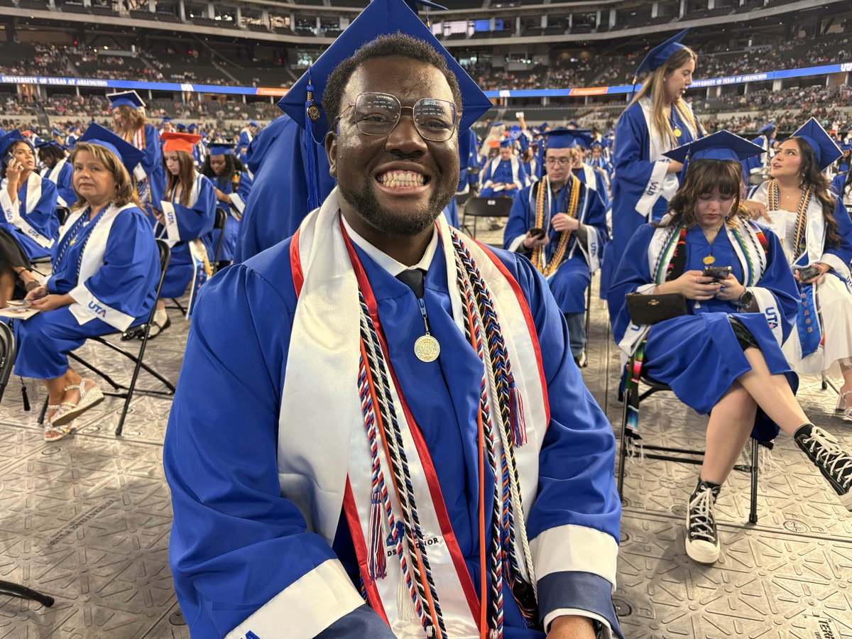 UTARadio's tweet photo. It’s official! #MavGrad26 https://t.co/yWscjphX2e