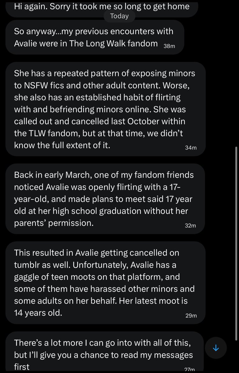 zeroo0q0's tweet image. Avalie has been stubborn in trying to understand why her past fandom adult peers wanted her to be cautious of her interactions with Minors. 

It has gotten so far that she was actively trying to attend a Minors Graduation without Parents Permission. 

Sent in Dm screenshot