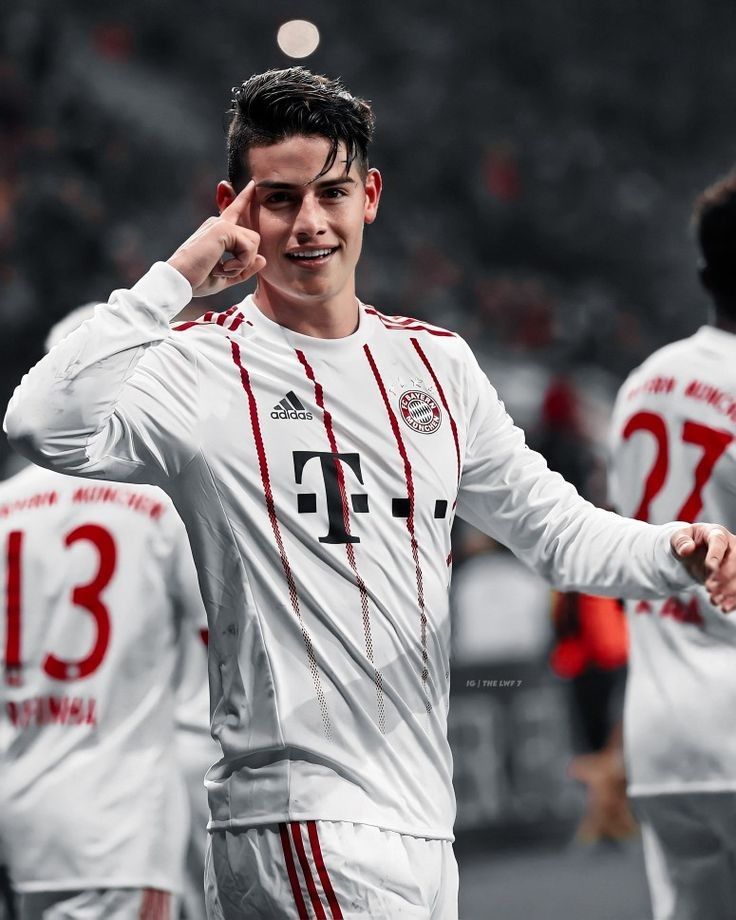 negrolindo06's tweet photo. En una era de tanta táctica mecanizada y fútbol posicional estricto, los jugadores creativos como James son un oasis necesario para el espectáculo. Sin dudas un infravalorado de la era moderna de este deporte. https://t.co/5PrBJdqHTl