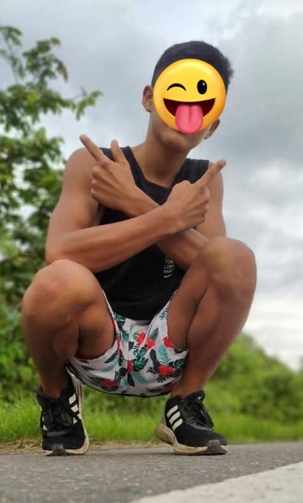 machosheterosXX's tweet photo. Éste chibolo aceptó ser mi modelo en el campo, y tomamos unos traguitos y se puso arrecho, que rico flakito me encantó, suscríbete a mi canal de telegram y verás más fotos y videos de éste bebé sin censura Detalles al DM. https://t.co/dqSwO8vl2r