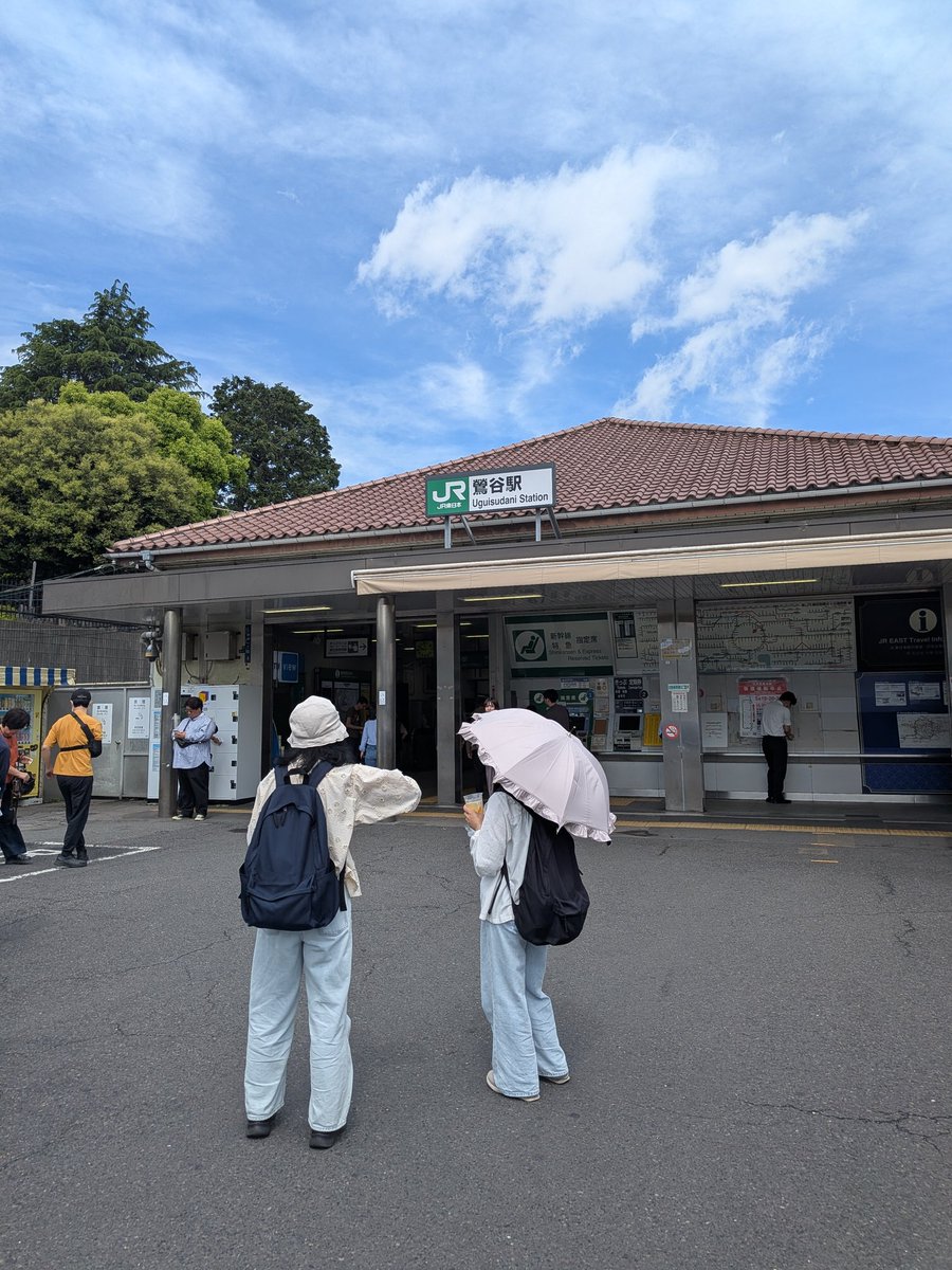 昨日は14時〜22時30分迄貴重な体験をさせて頂きました。
D≒SIREには行ってません（笑）

音楽とは無関係でしたが世界ランカーのプロのお仕事は驚くばかりで濃密な時間でした。

予想以上に身体に来てまして、朝起きたら全身筋肉痛です。

今日明日はおまけの2DAYS
2泊３日のこの旅の拠点は鶯谷です。